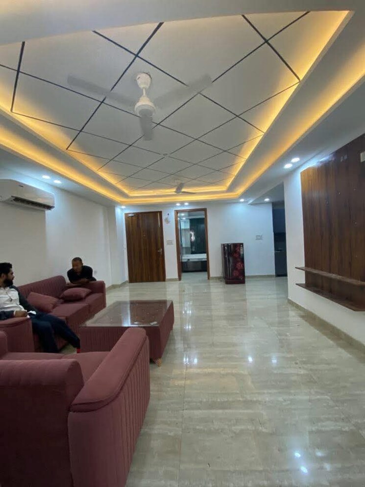  Parking, freedom fighters enclave 2 Bedroom 900 Sq.Ft. Builder Floor In Freedom Fighters Enclave Delhi 9101202