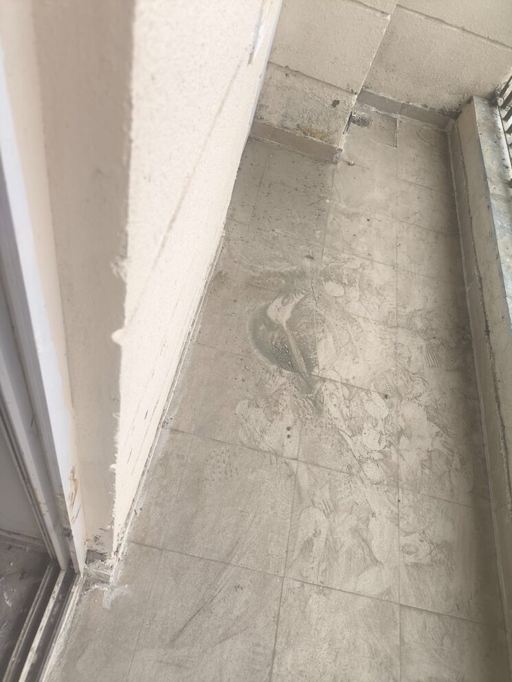 Balcony, signature-the-millennia-2 2 Bedroom 570 Sq.Ft. Apartment In Sector 37d Gurgaon 9101211