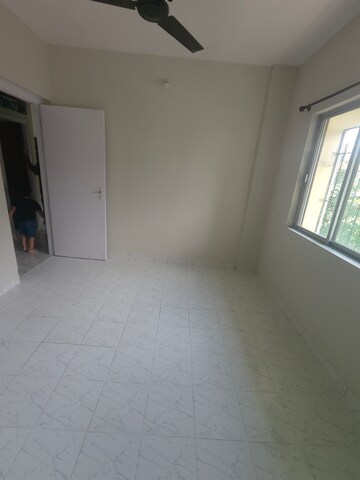 Room in 2 BHK Apartment at Happy Valley, Manpada – for Rent