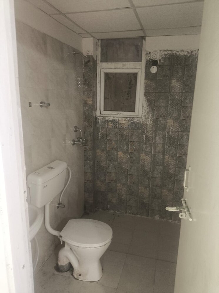 Bathroom, signature-the-millennia-2 2 Bedroom 570 Sq.Ft. Apartment In Sector 37d Gurgaon 9101228