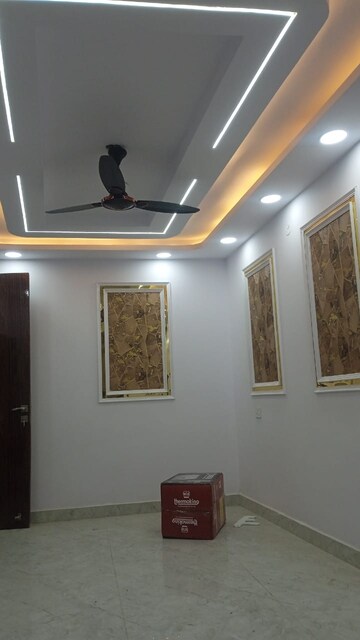 Furnished Amenities in 3 BHK Builder Floor at Govindpuri – for Sale