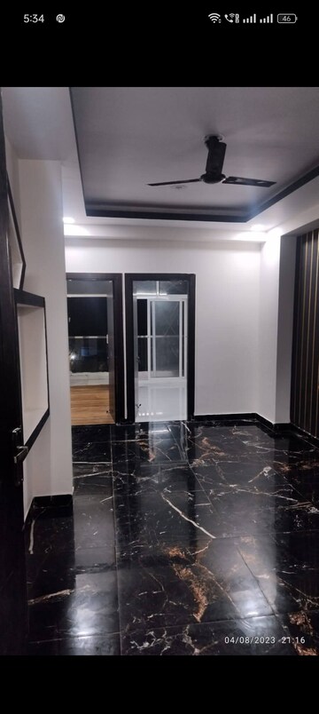 Room in 3 BHK Builder Floor at Sector 73 – for Sale