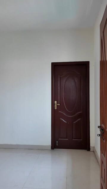 Room in 2 BHK Apartment at Saligramam – for Sale