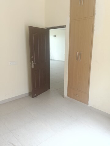 2 BHK Builder Floor For Rent in Wave City, Wave City
