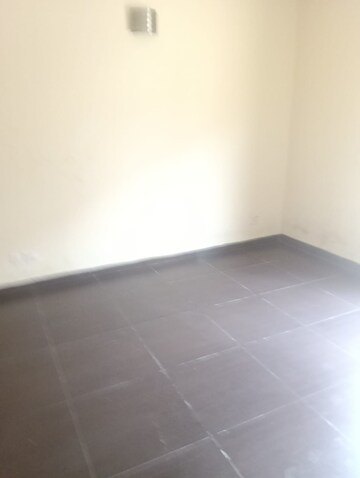 Room in 2 BHK Builder Floor at Wave City, Wave City – for Rent