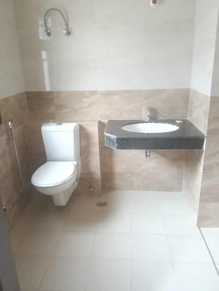 Bathroom, wave-city 2 Bedroom 194 Sq.Yd. Builder Floor In Wave City Ghaziabad 9101284