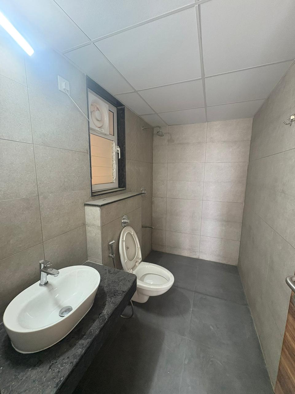 2 BHK Apartment For Rent in K Raheja Reserve