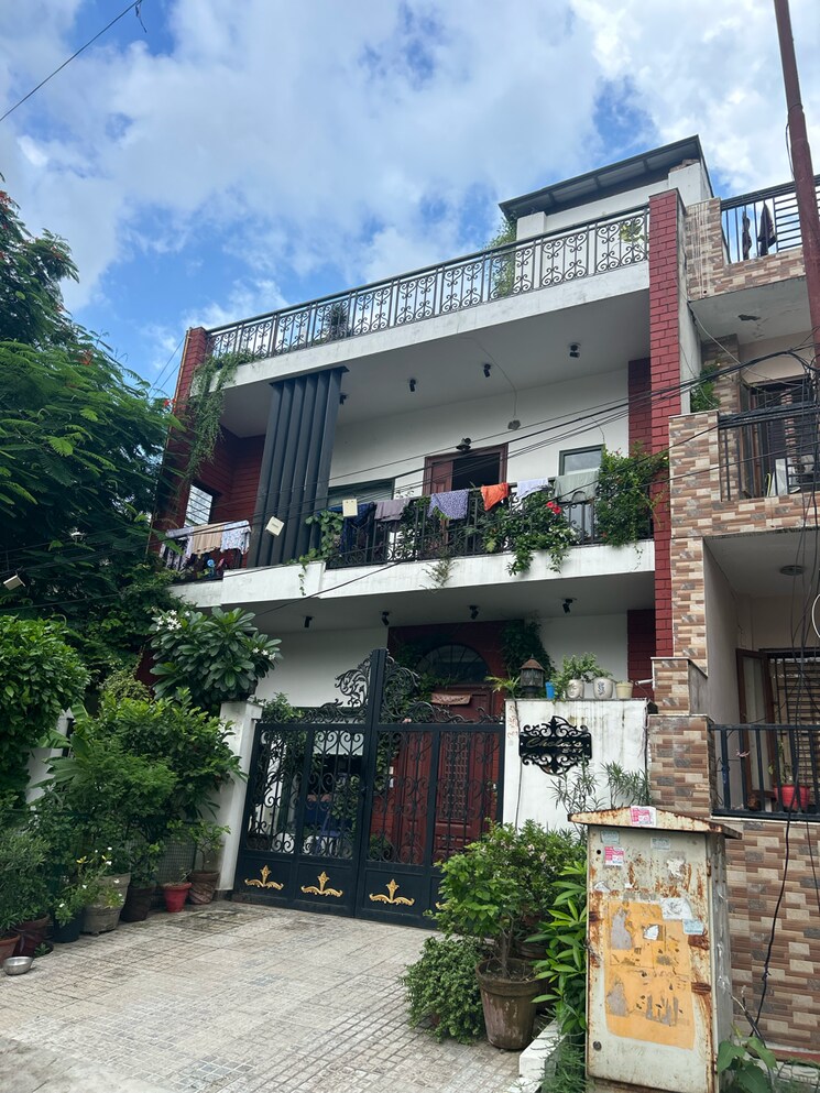 Exterior View, sector 72 3 Bedroom 112 Sq.Mt. Independent House In Sector 72 Noida 9101295