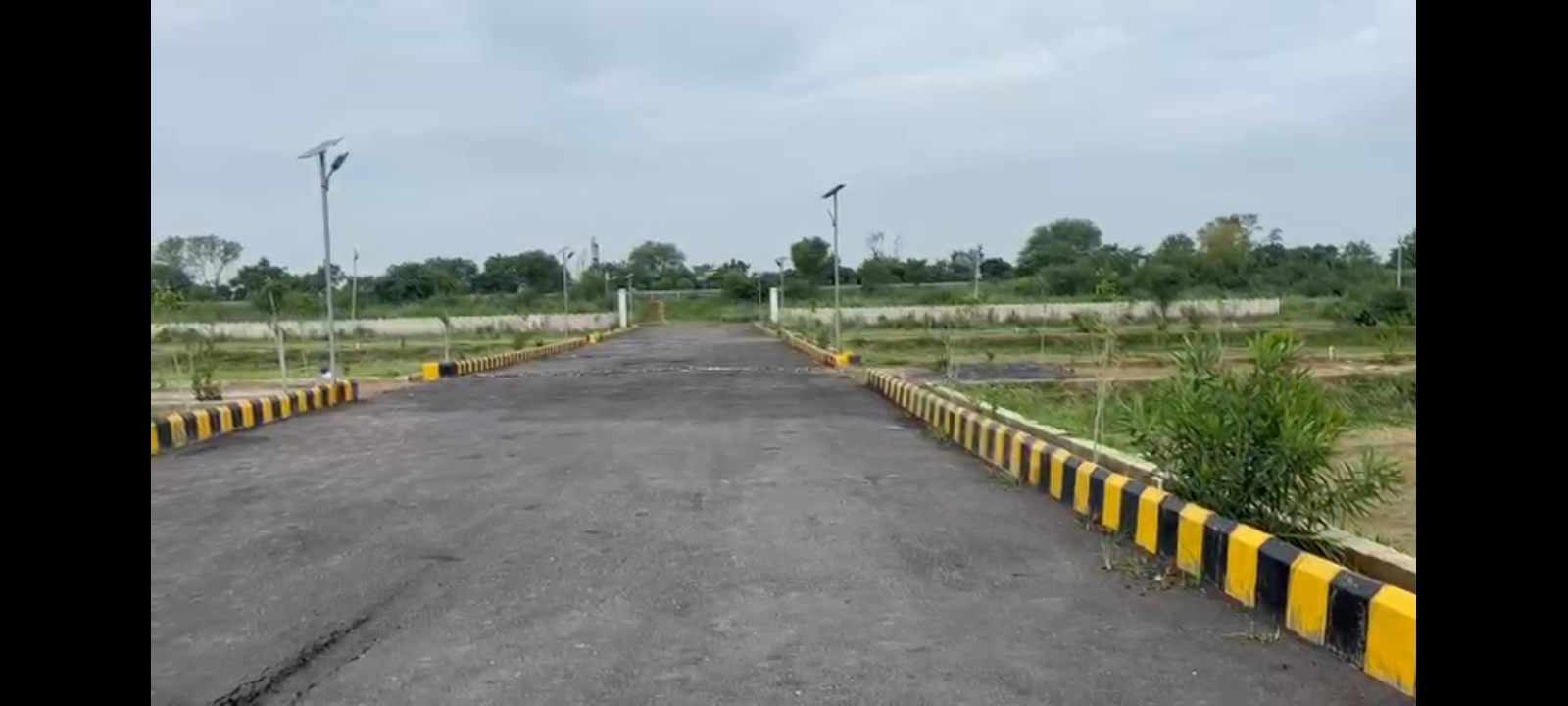 Plot For Sale in Yamuna Expressway Authority Flat