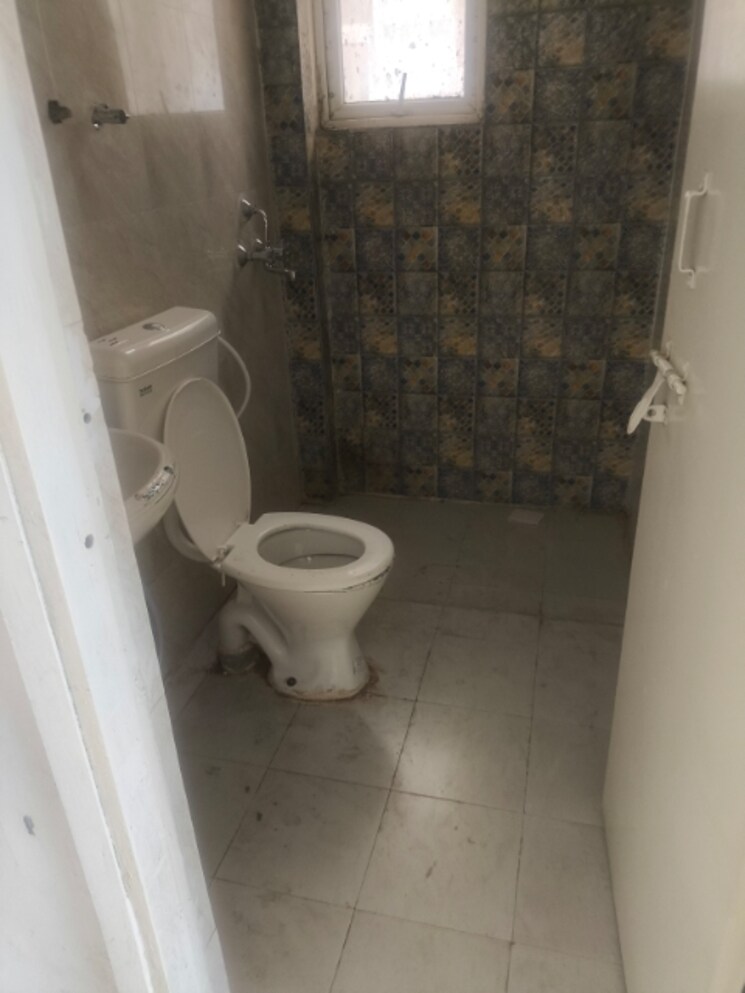 Bathroom, signature-the-millennia-2 2 Bedroom 625 Sq.Ft. Apartment In Sector 37d Gurgaon 9101334