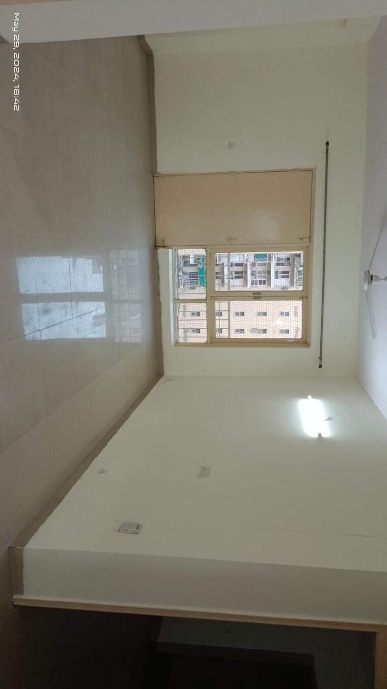 Room, klj-greens 3.5 Bedroom 1702 Sq.Ft. Apartment In Sector 77 Faridabad 9101344