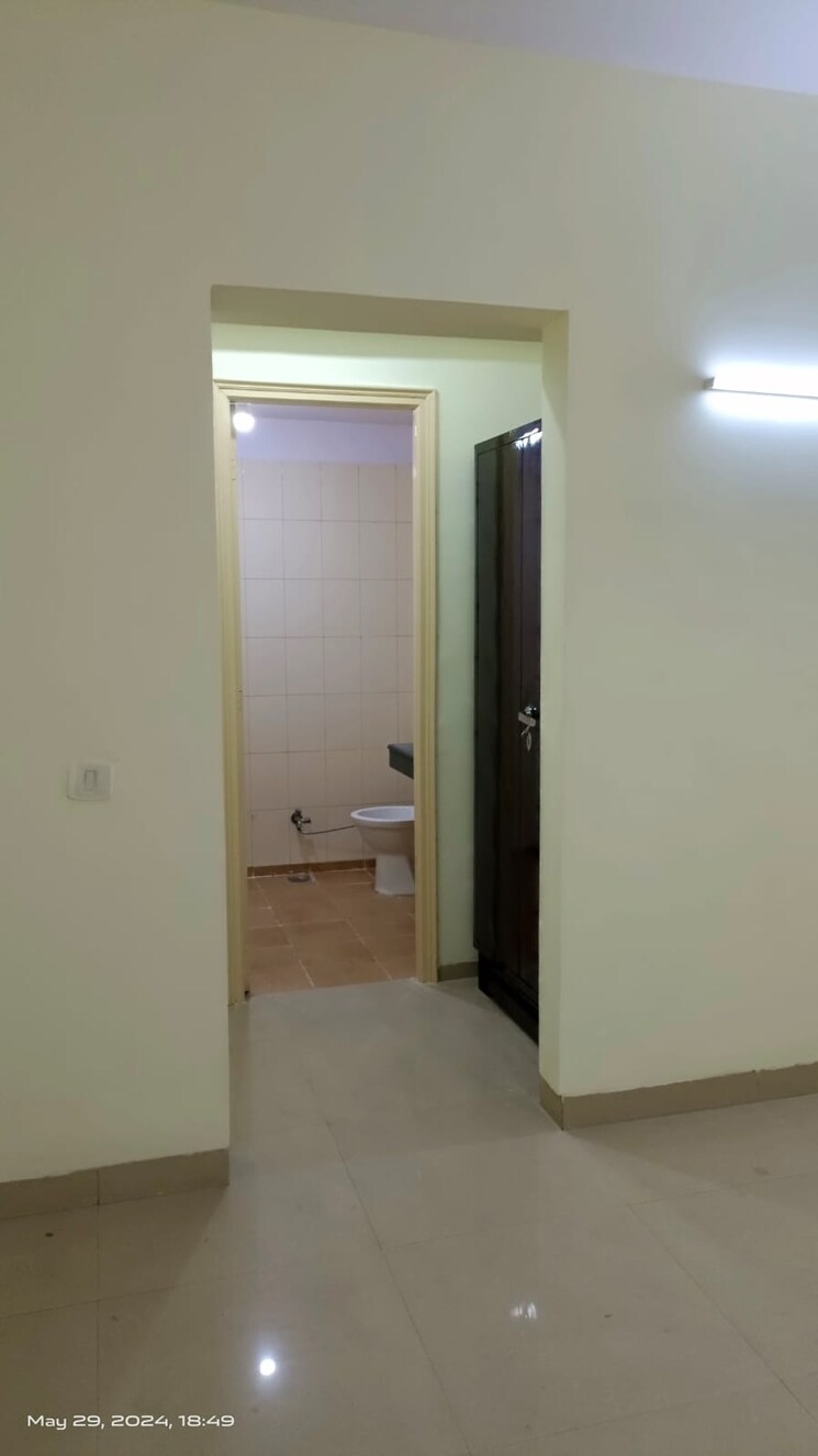 Room, klj-greens 3.5 Bedroom 1702 Sq.Ft. Apartment In Sector 77 Faridabad 9101344