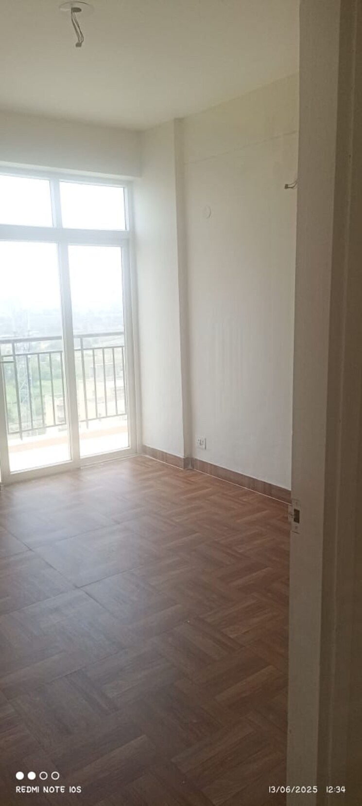 Room, klj-greens 3.5 Bedroom 1702 Sq.Ft. Apartment In Sector 77 Faridabad 9101344