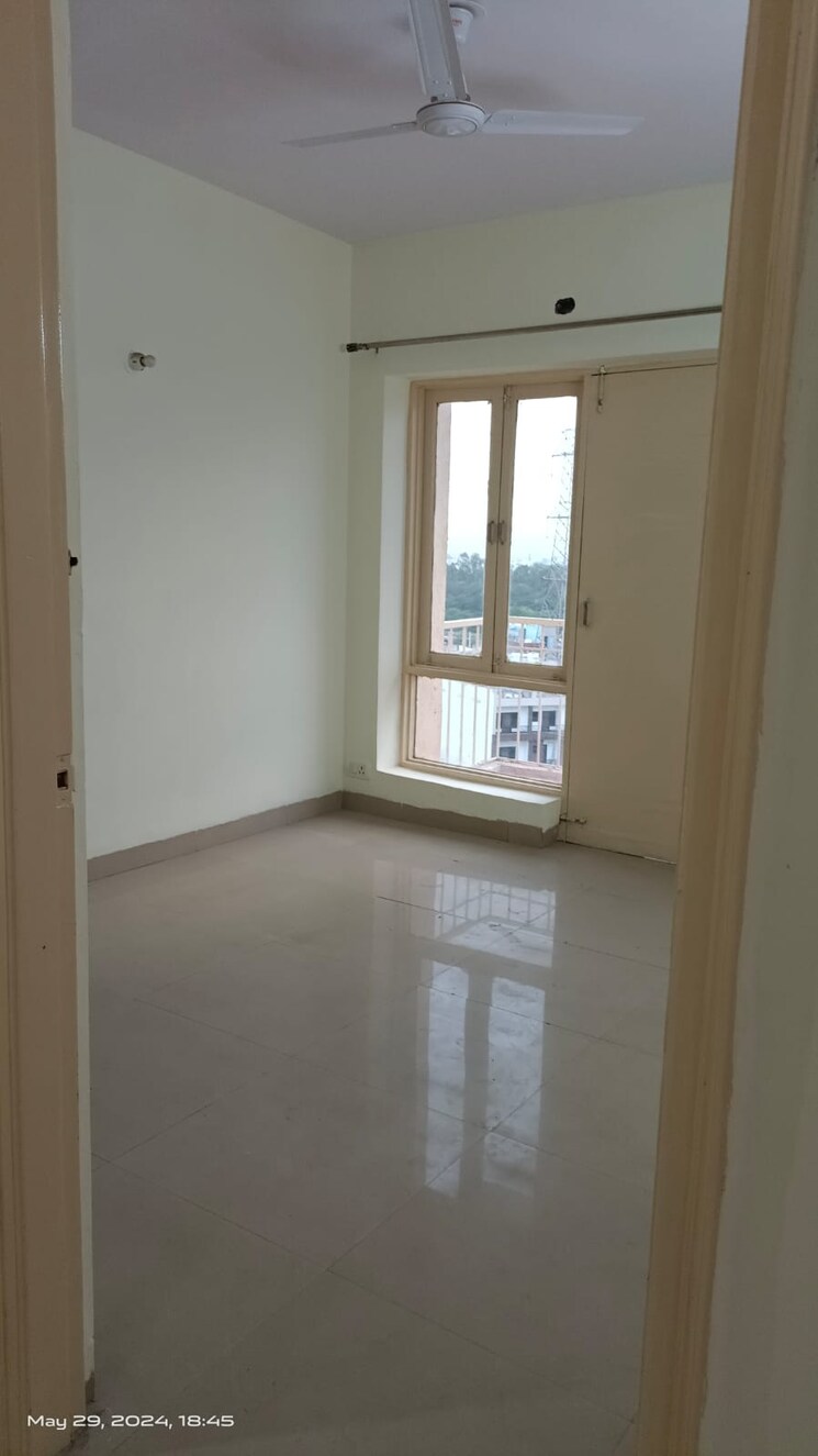Room, klj-greens 3.5 Bedroom 1720 Sq.Ft. Apartment In Sector 77 Faridabad 9101364