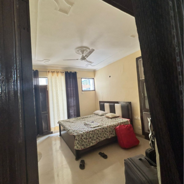 Bedroom in 3 BHK Apartment at Pir Machalla – for Rent