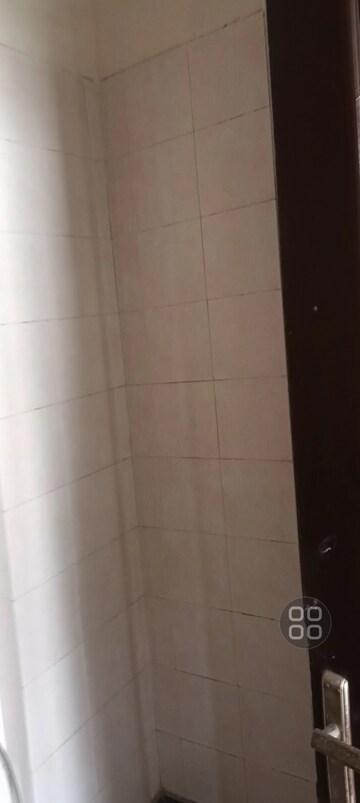 Bathroom in 3 BHK Apartment at Oasis Emerald Heights, Vaishali Sector 7 – for Sale