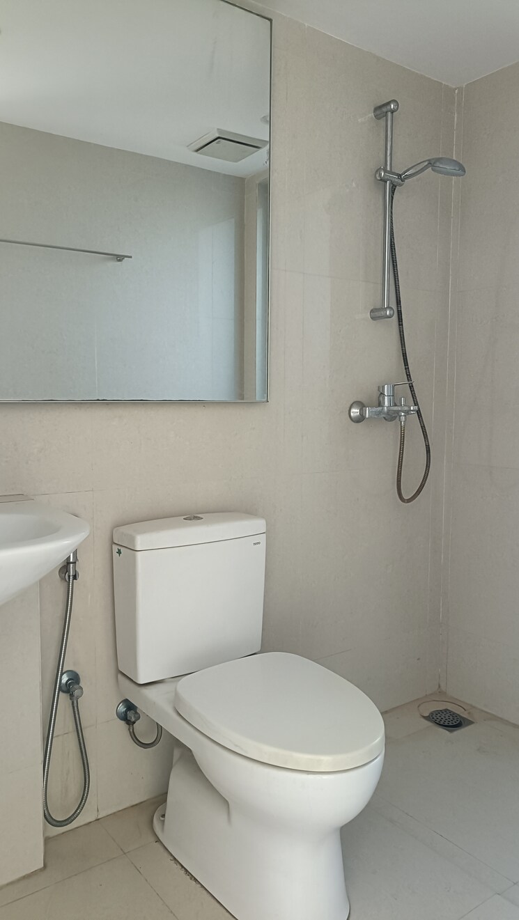 Bathroom, hiranandani-the-walk-castalia 1 Bedroom 630 Sq.Ft. Apartment In Ghodbunder Road Thane 9101389
