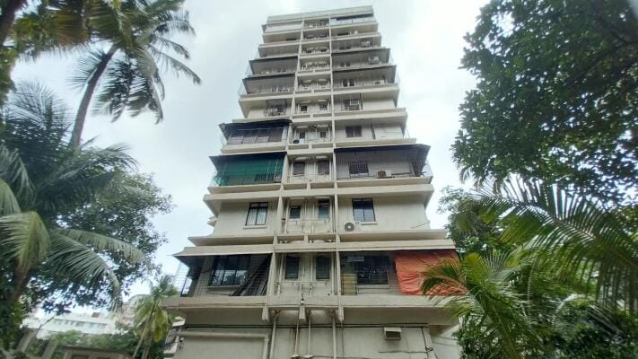 3 BHK + Pooja Room Apartment For Rent in Krishna Building