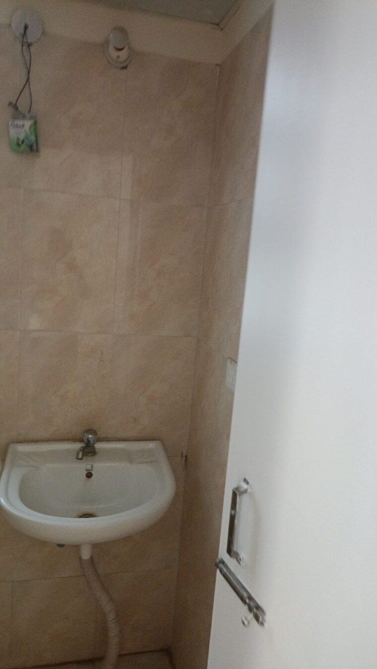 Bathroom, avl-36-gurgaon 2 Bedroom 606 Sq.Ft. Apartment In Sector 36 Gurgaon 9101397