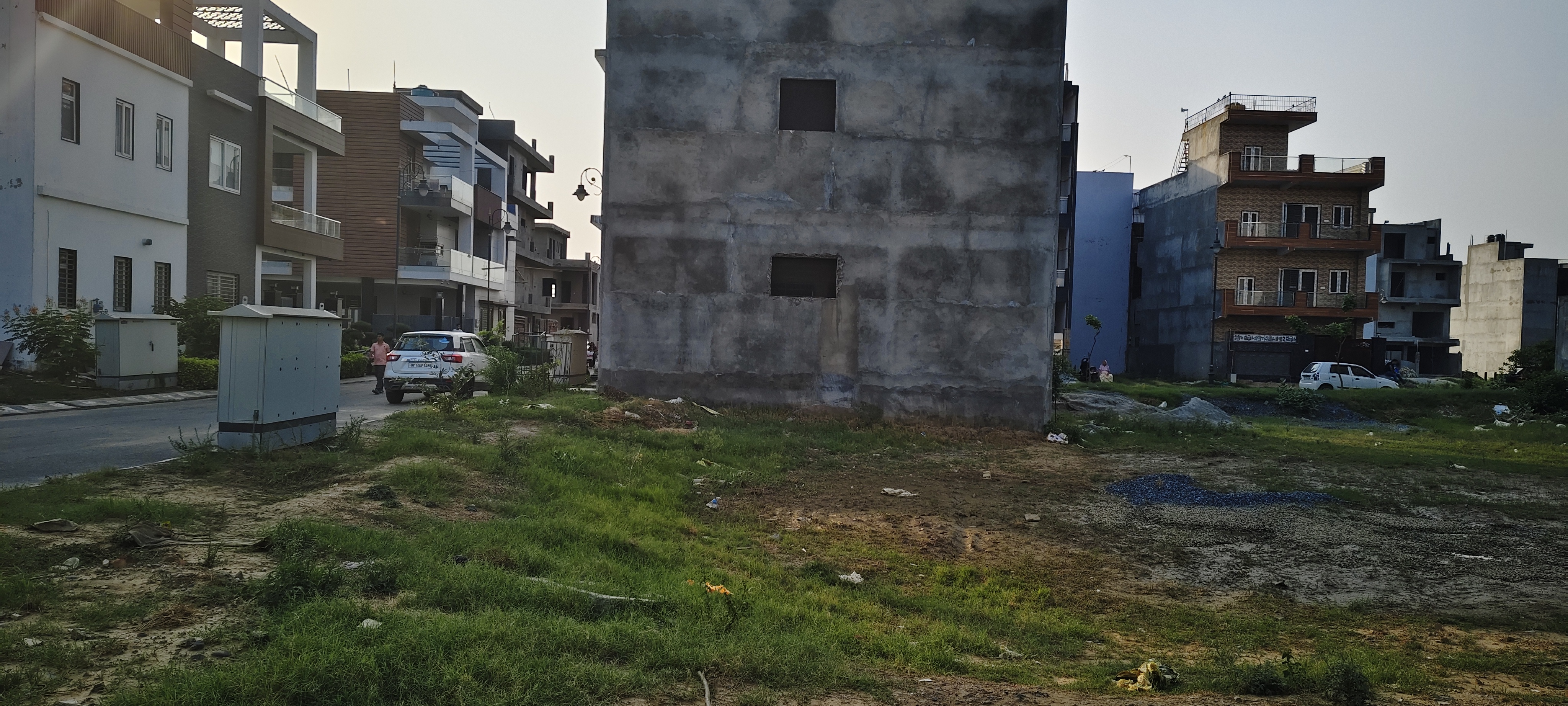 Plot For Sale in Wave Hitech City