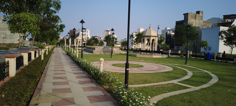 Garden, wave-hitech-city  189 Sq.Mt. Plot In Wave City Ghaziabad 9101408