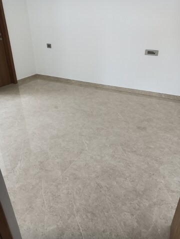 Room in 4 BHK Apartment at Pride Atlantic, Charholi Budruk – for Sale