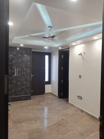 Room in 3 BHK Builder Floor at Kohli One Malibu Town, Sector 47 – for Rent