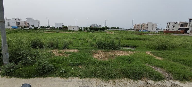 Nearby, wave-hitech-city  338 Sq.Mt. Plot In Wave City Ghaziabad 9101448