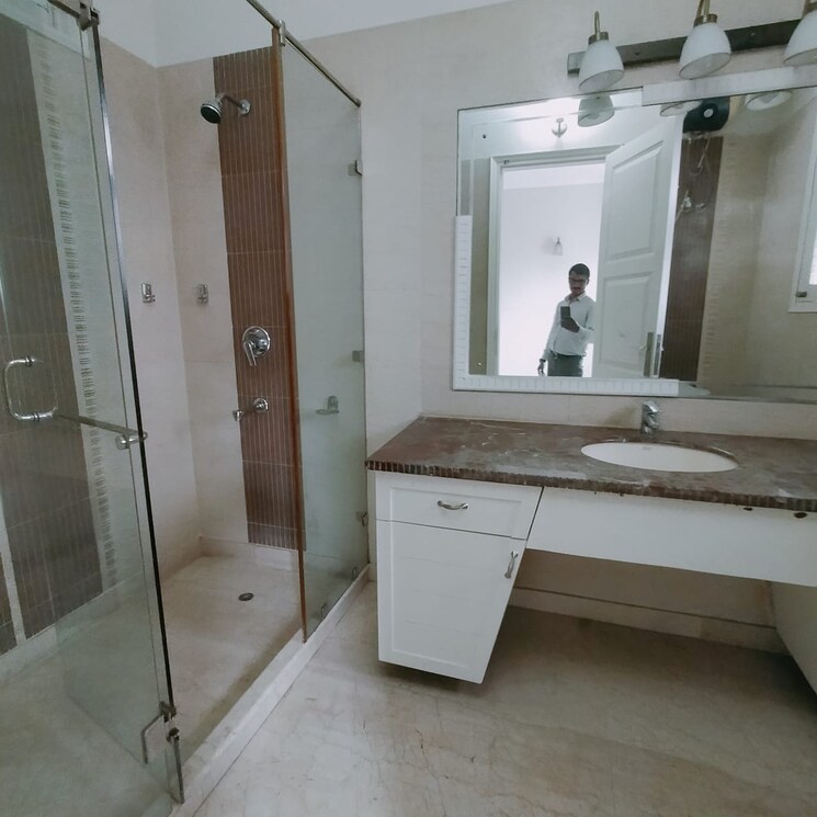 Bathroom, panchsheel park 5 Bedroom 800 Sq.Yd. Builder Floor In Panchsheel Park Delhi 9101453
