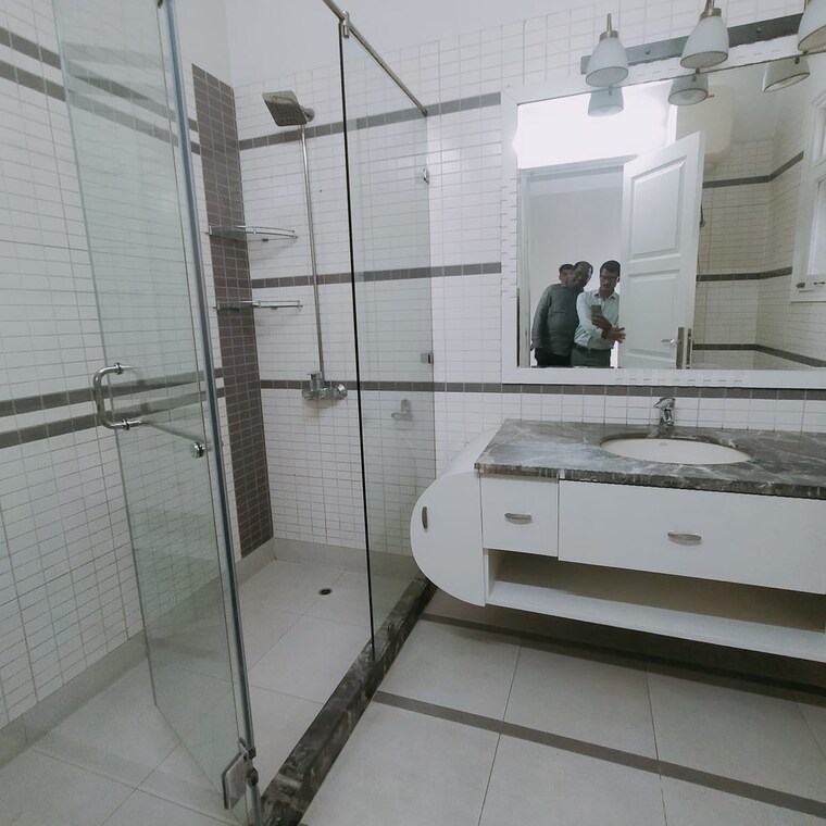 Kitchen, panchsheel park 5 Bedroom 800 Sq.Yd. Builder Floor In Panchsheel Park Delhi 9101453