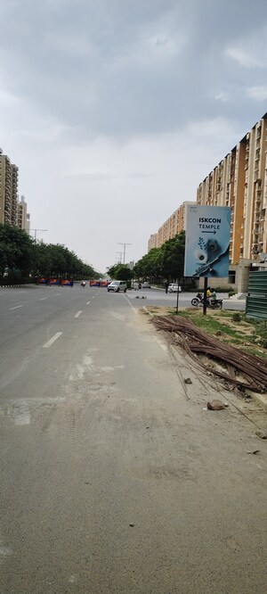  Plot For Sale in Greenwood Enclave, Wave City