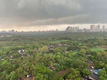 Plot Area in 2 BHK Apartment at Summit Apartment, Goregaon East – for Rent