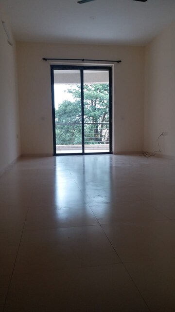 Room in 2 BHK Apartment at Lunkad Amazon, Viman Nagar – for Rent