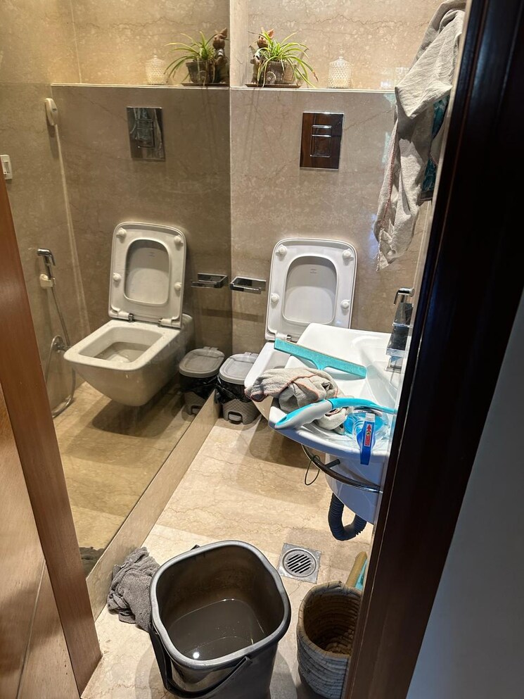 Team Area, panchsheel park 4 Bedroom 500 Sq.Yd. Builder Floor In Panchsheel Park Delhi 9101495