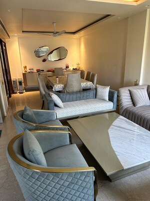 Team Area in 4 BHK Builder Floor at Panchsheel Park – for Sale