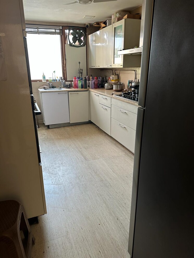 Kitchen, panchsheel park 4 Bedroom 500 Sq.Yd. Builder Floor In Panchsheel Park Delhi 9101495