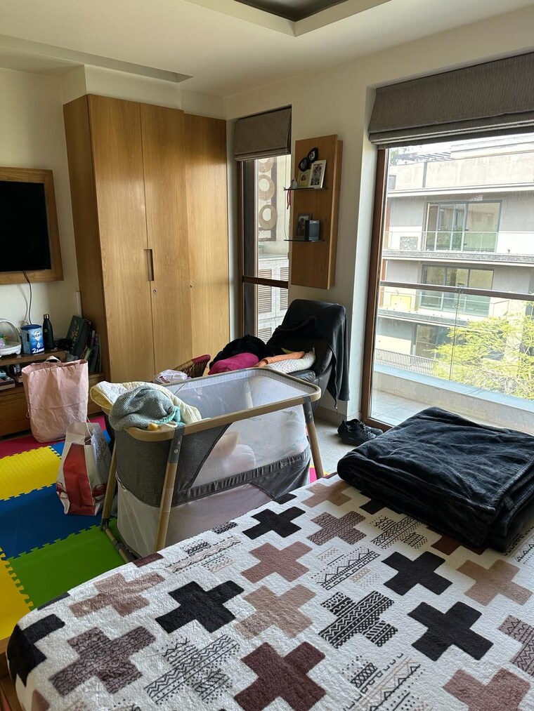 Living Room, panchsheel park 4 Bedroom 500 Sq.Yd. Builder Floor In Panchsheel Park Delhi 9101495