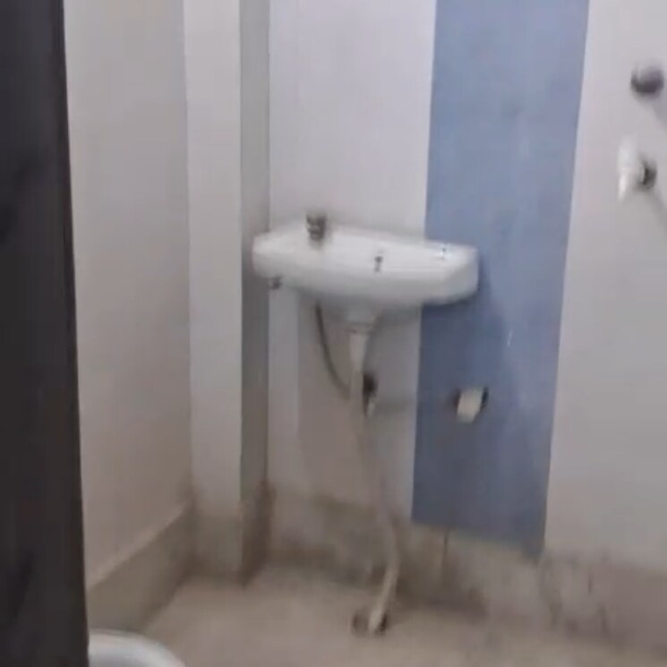 Bathroom, rohini sector 24 2 Bedroom 60 Sq.Mt. Builder Floor In Rohini Sector 24 Delhi 9101514