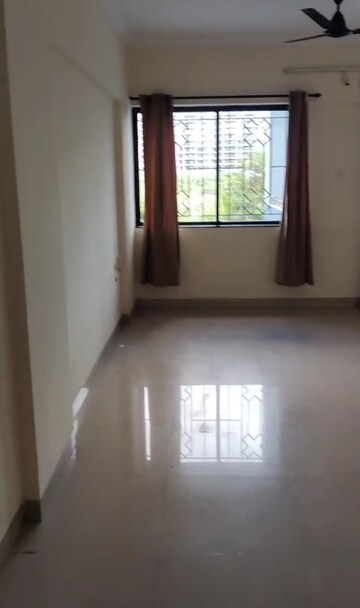 Room in 2 BHK Apartment at Gera Emerald City, Kharadi – for Rent