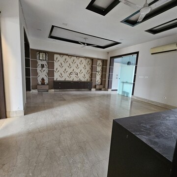 Kitchen in 3.5 BHK Builder Floor at Sector 19 – for Sale