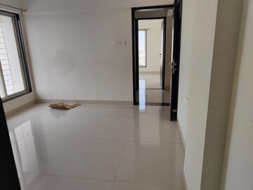 Room in 2 BHK Apartment at Ganesh NB Pearl, Vadgaon Budruk – for Rent