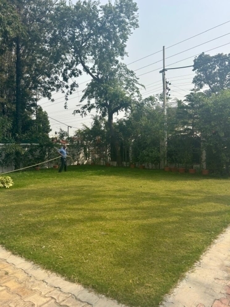 Garden, jkg-palm-residency 3 Bedroom 1530 Sq.Ft. Apartment In Clement Town Dehradun 9101543