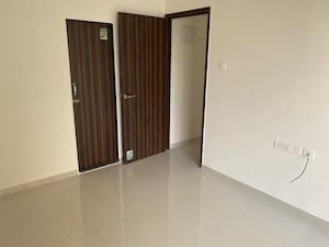 Room in 1 BHK Apartment at Dharti Pressidio, Kandivali West – for Sale