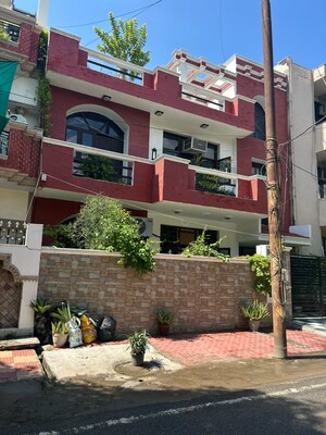 5 BHK Independent House – Exterior View View at Sector 41 - for Sale