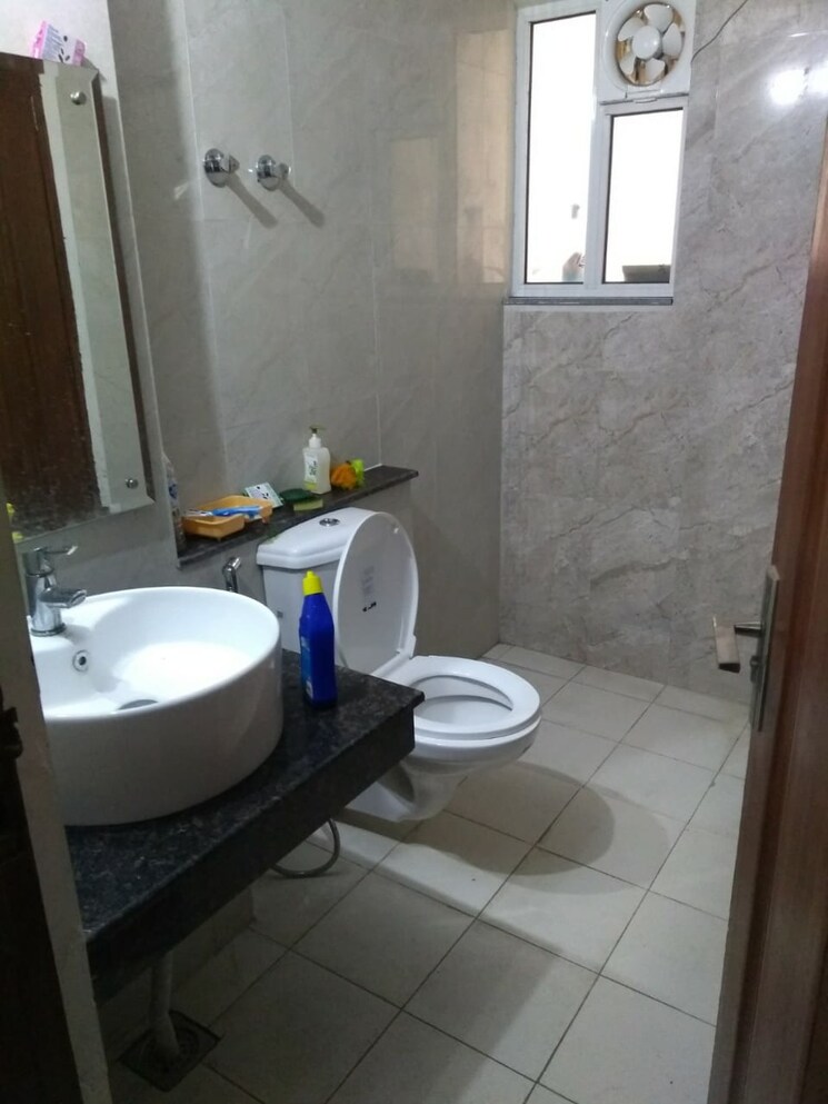 Bathroom, sushma-chandigarh-grande 3 Bedroom 1885 Sq.Ft. Apartment In Lohgarh Zirakpur 9101586