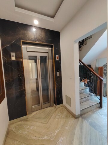 Building Lobby in 3 BHK Builder Floor at RWA Chittaranjan Park Block R, Chittaranjan Park – for Rent