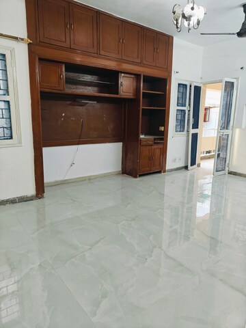 2 BHK Apartment For Rent in Mandakini Apartments, Pitampura