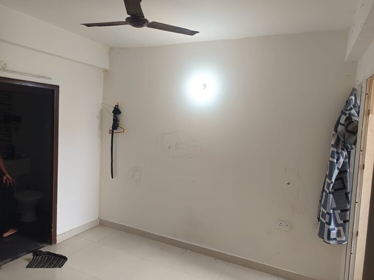 Room, rof-amaltas 1 Bedroom 326 Sq.Ft. Apartment In Sector 92 Gurgaon 9101678