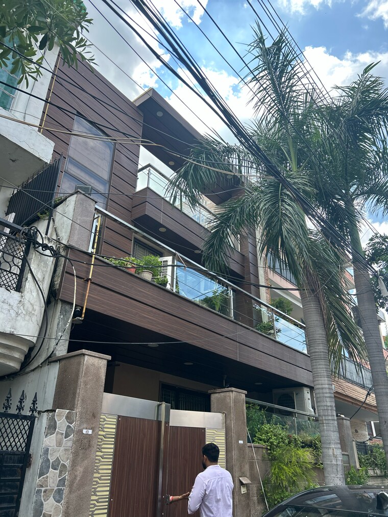 Exterior View, sector 41 5 Bedroom 130 Sq.Mt. Independent House In Sector 41 Noida 9101663