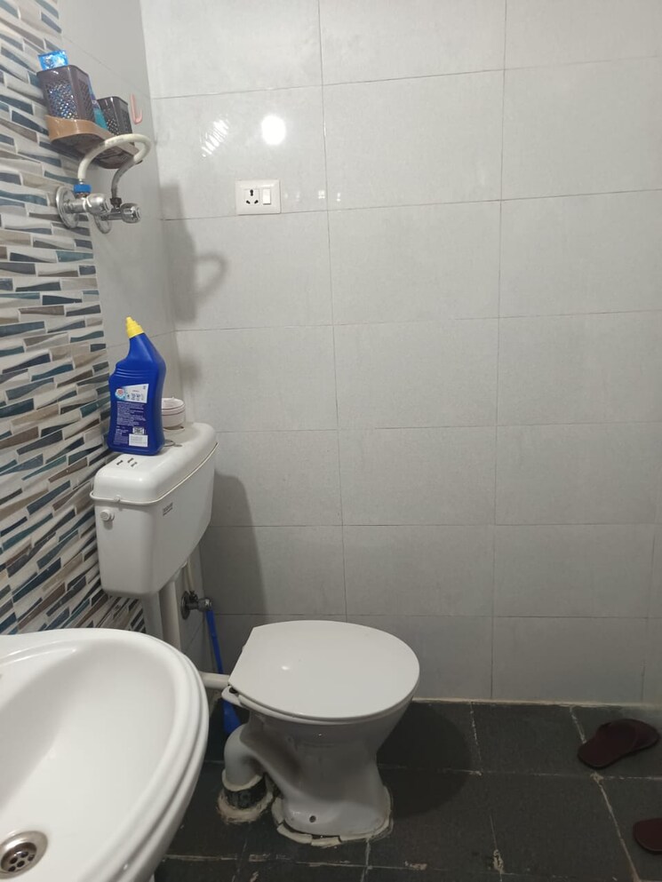 Bathroom, rof-amaltas 1 Bedroom 326 Sq.Ft. Apartment In Sector 92 Gurgaon 9101678